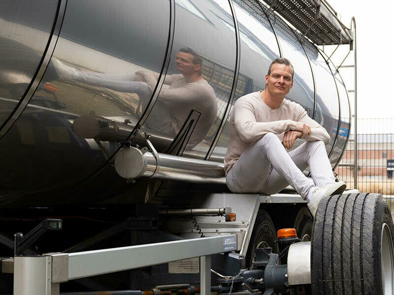Tim op kanteltrailer